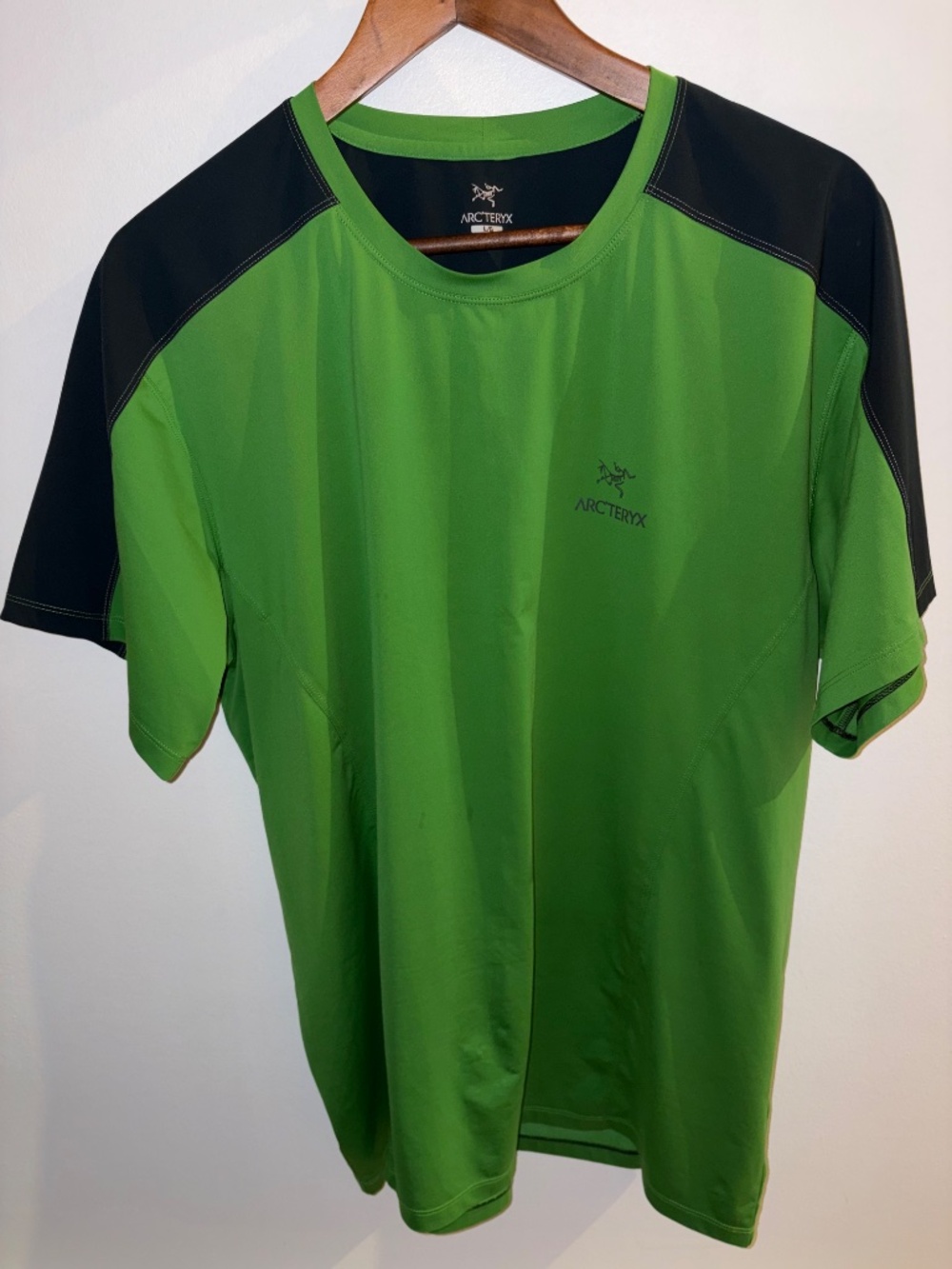 Arc'teryx Mens Green & Black Technical Athletic T-Shirt Size Large L/G